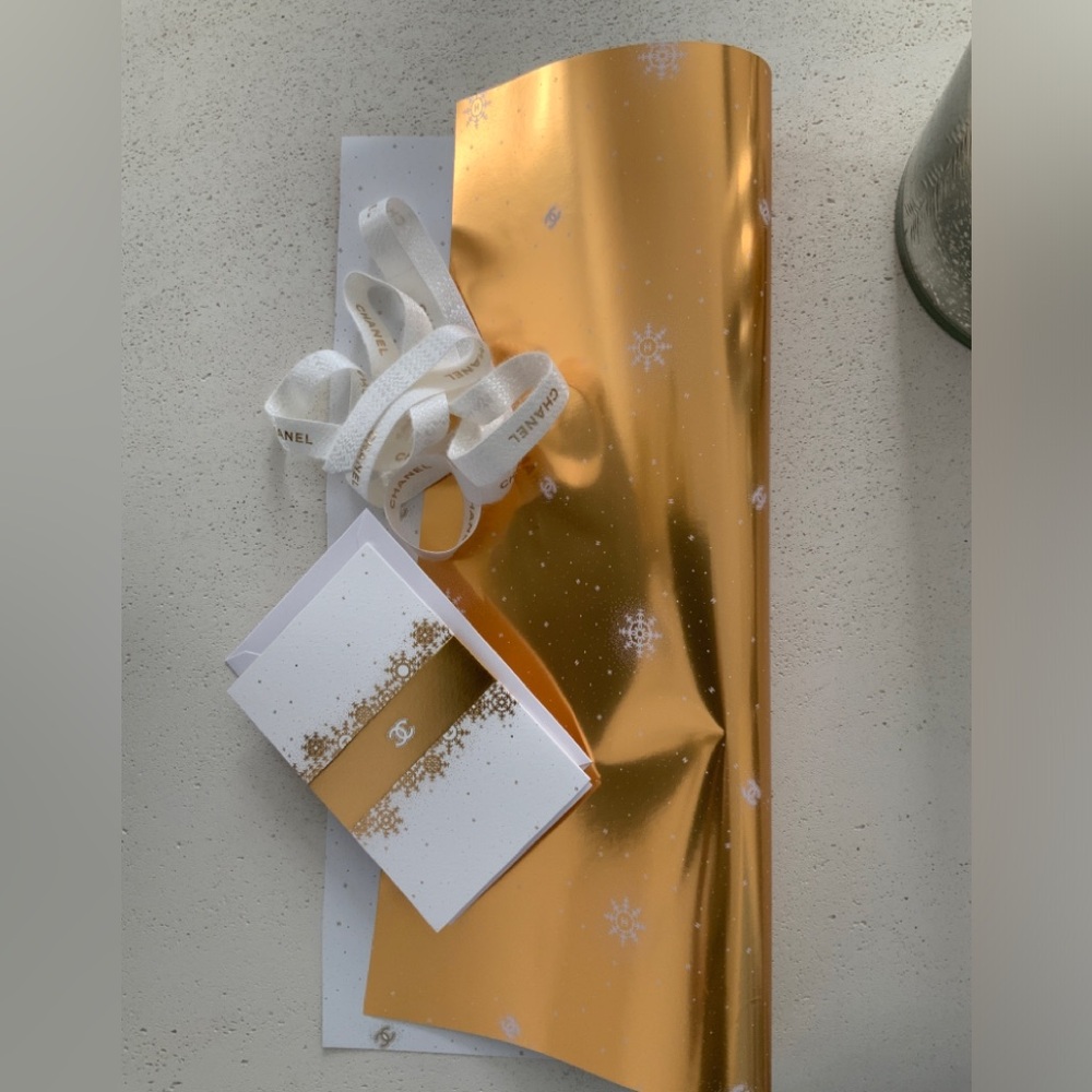 Chanel Gold Gift Wrap Set